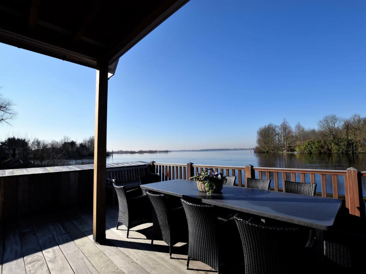 Luxurious Villa With Private Garden In Kaag Exteriör bild